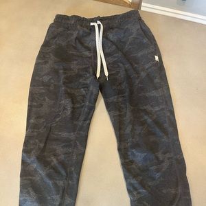 Vuori Performance Joggers - black camo